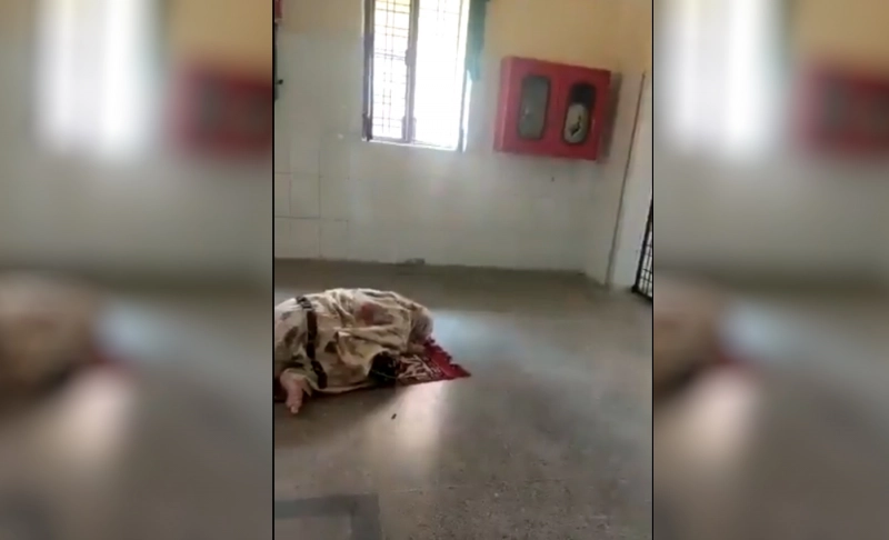 False: Police have booked a woman for offering namaz in a hospital in Uttar Pradesh.