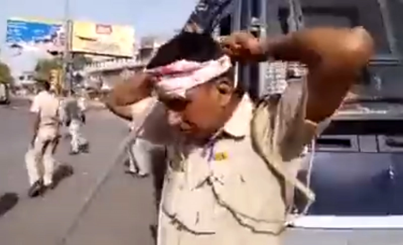 False: A video shows a Hindu police officer faking an injury to incite violence against Muslims in Jodhpur.