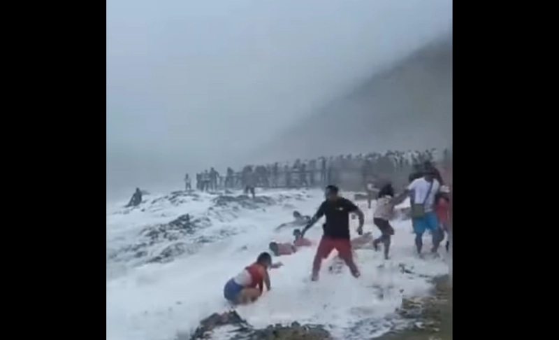 False: A video shows two women swept away by waves on Bandra beach in Mumbai.