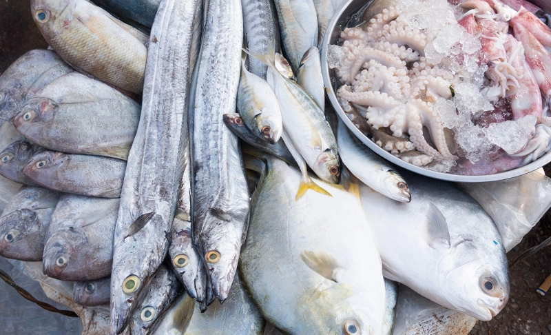 False: Coronavirus can be spread through seafood.
