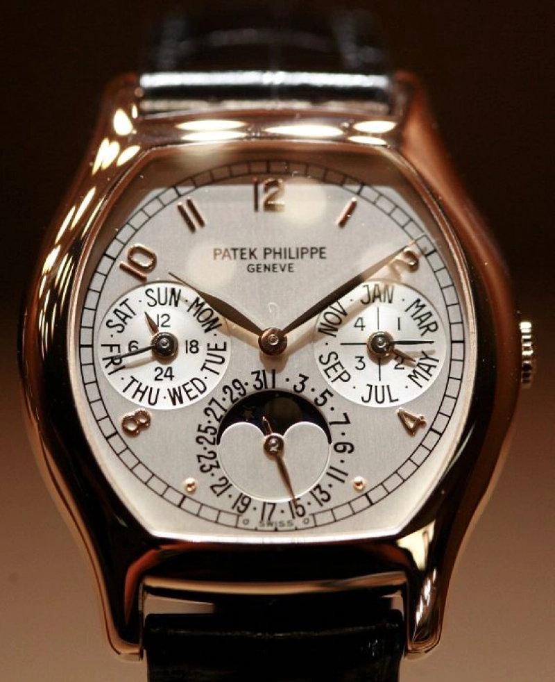 Partly_True: Patek Philippe discontinued the production of watches amid coronavirus crisis.