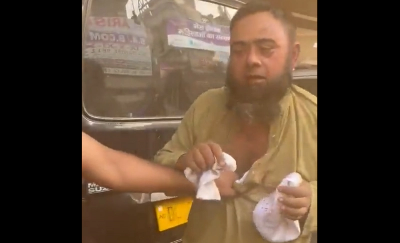 Misleading: A video shows a Muslim man assaulted by a Hindu extremist mob in Delhi on May 11, 2022.