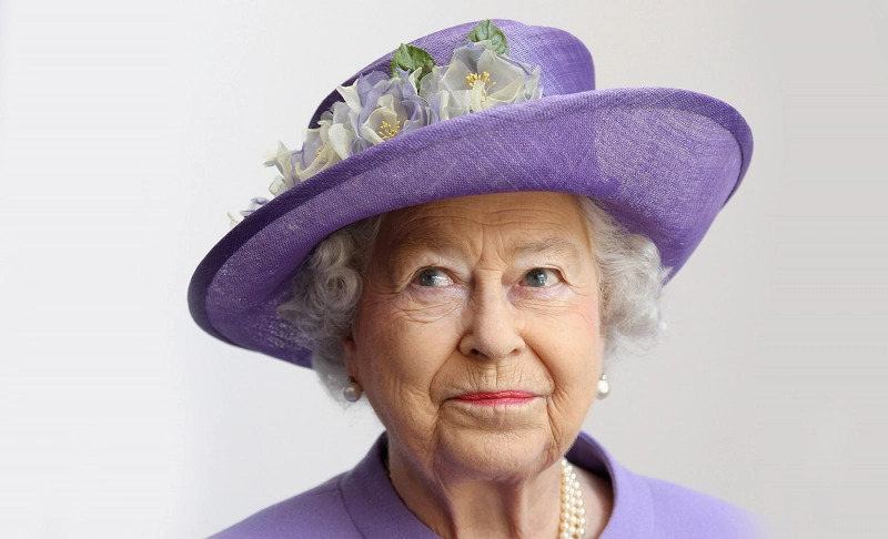 Partly_True: Someone broke into the Queen's bedroom to speak with her at length.