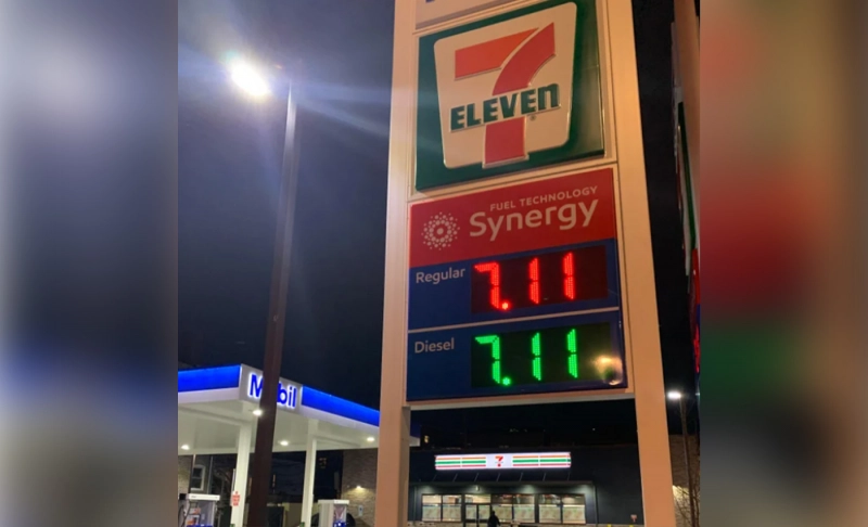 False: Gas prices at a 7-Eleven store reached $7.11 in June 2022.