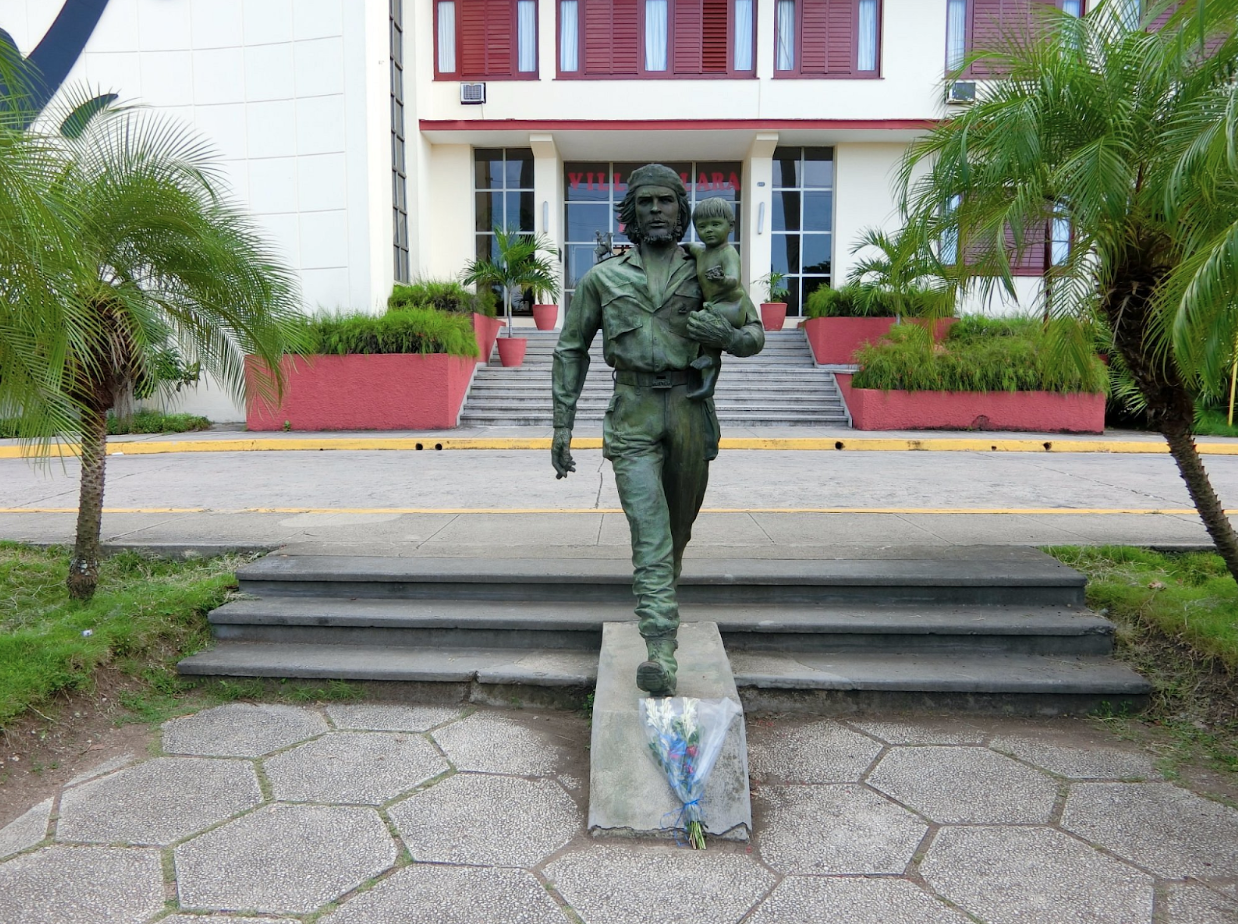 Statue of Argentine Marxist revolutionary Che Guevara.