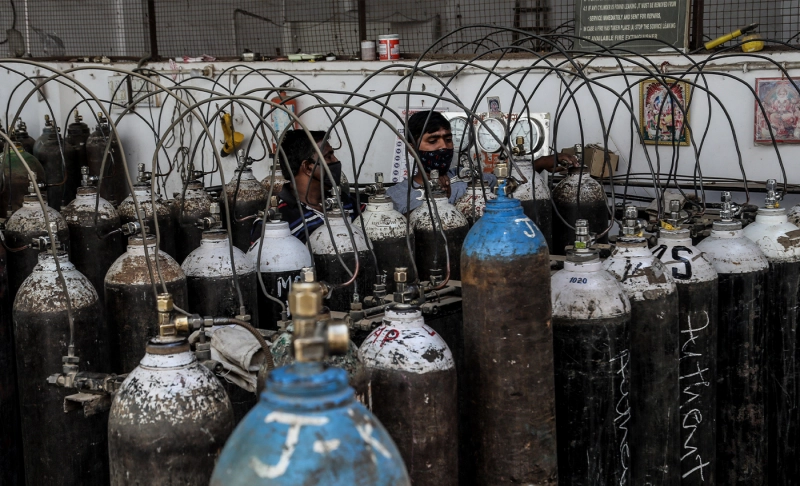 Ex-Congress leader arrested for black-marketing of oxygen cylinder in Haryana.