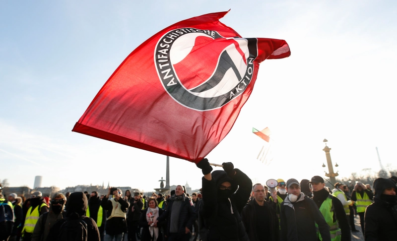 Misleading: Black Lives Matter and AntiFa protestors threatened to burn down Washington DC.