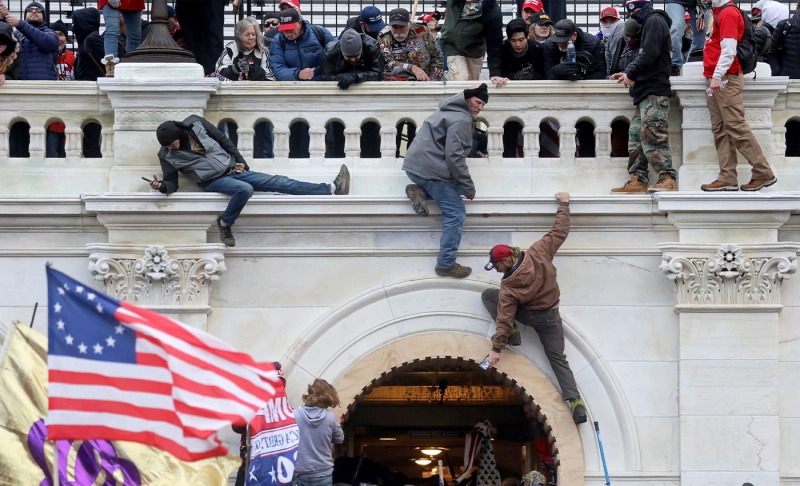 Partly_True: Police did not have prior information on plans to storm the Capitol building.