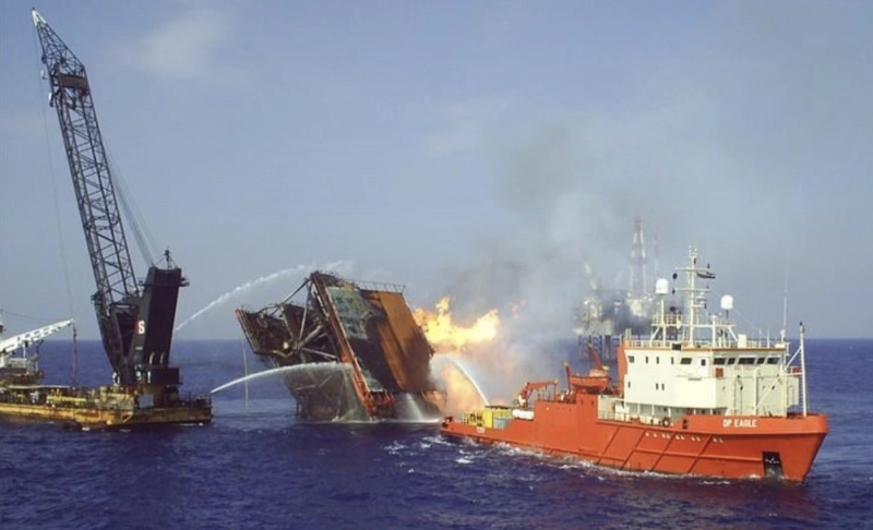 False: This video shows a Russian command center and gas filling station in the Black Sea, destroyed by Ukrainians.