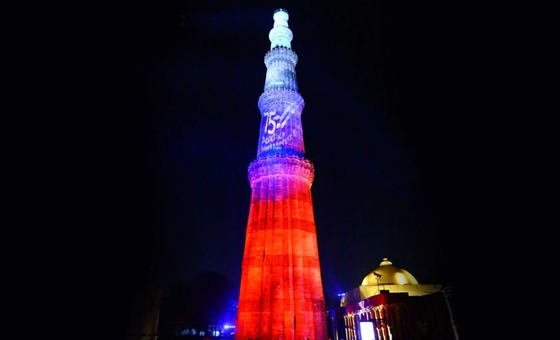 Misleading: Qutub Minar in New Delhi was lit up with the Russian flag after Russia invaded Ukraine.