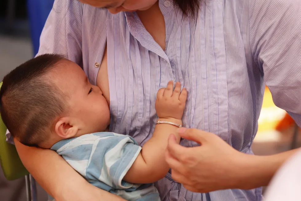 Can goat milk substitute breast milk? Debunking myths about breastfeeding 