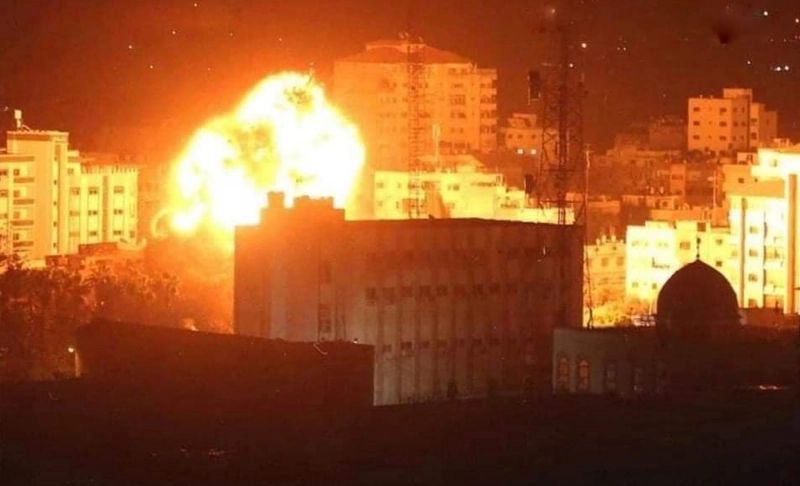 False: This image of an explosion was taken in Gaza during Ramadan in 2022.