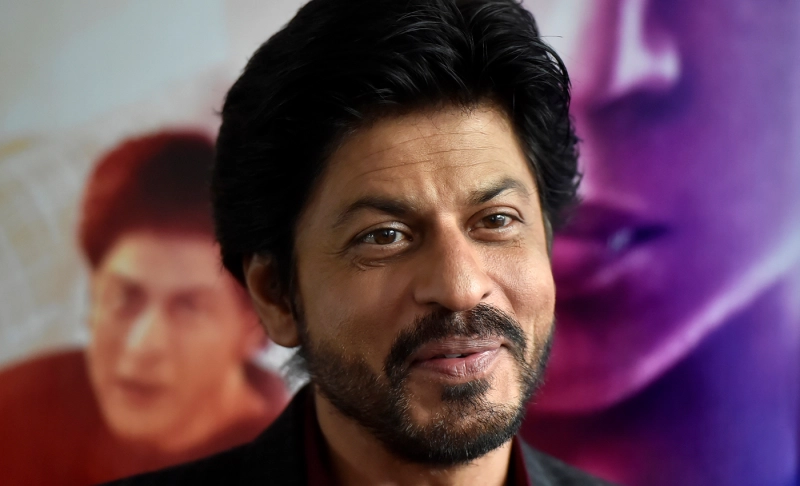 False: Actor Shahrukh Khan promised to donate the first day's earnings from his film Pathan to Pakistan.