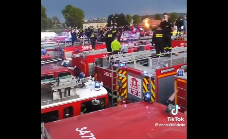 False: Firefighters in the Netherlands joined the farmers in protesting the government’s nitrogen policy.